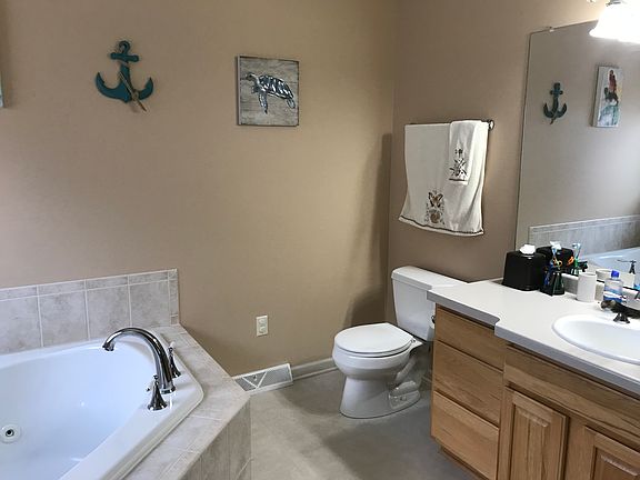 2nd image of 1533 Falcon Dr