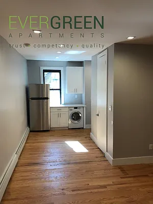 Rented by Evergreen Apartments BK | media 7