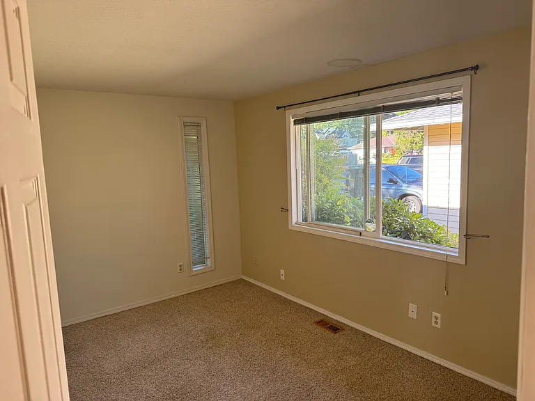 4218 NE Meadow Ln — Photo 11