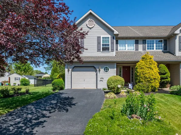 307 Diane Ave, Sinking Spring, PA 19608