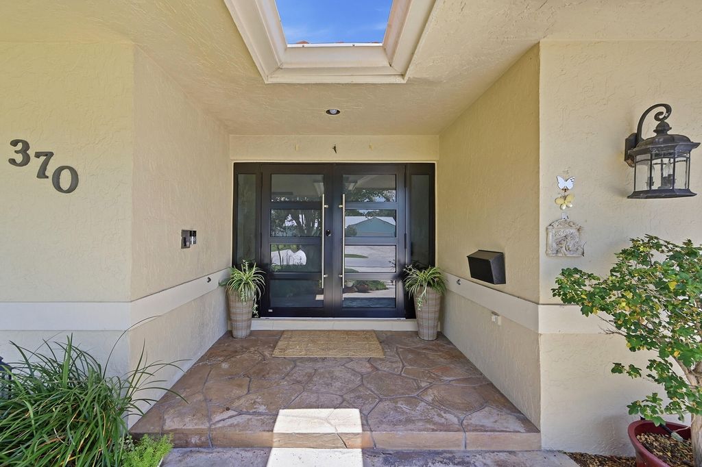 370 SE 13th Avenue, photo 4