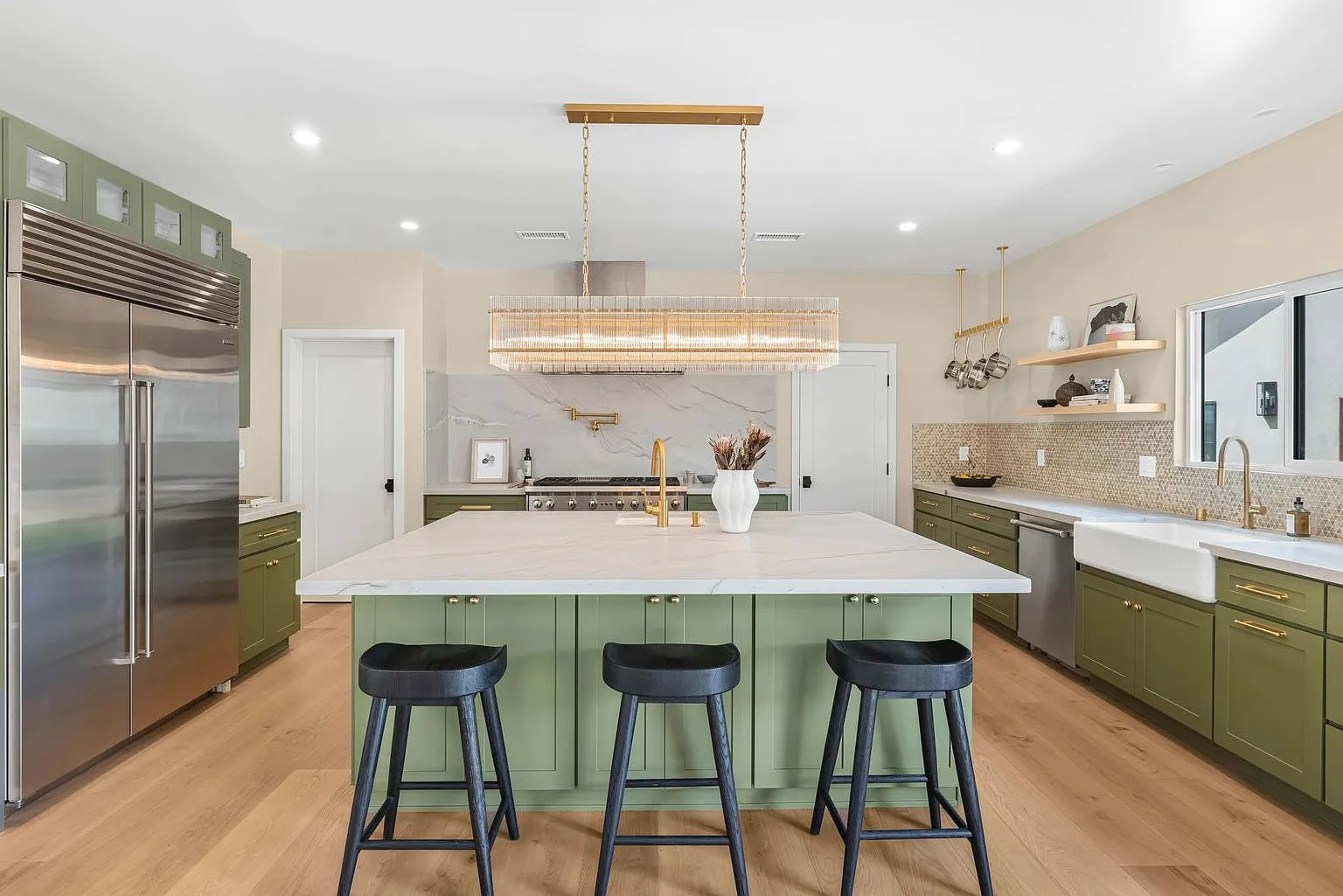Eastside Gem - Fully Remodeled Modern Contemporary on Coveted Horseshoe Street — Photo 3