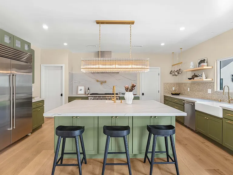 354 La Perle Ln — Photo 3