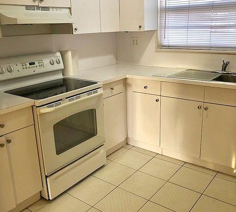 2nd image of 20300 NW 27th Ct