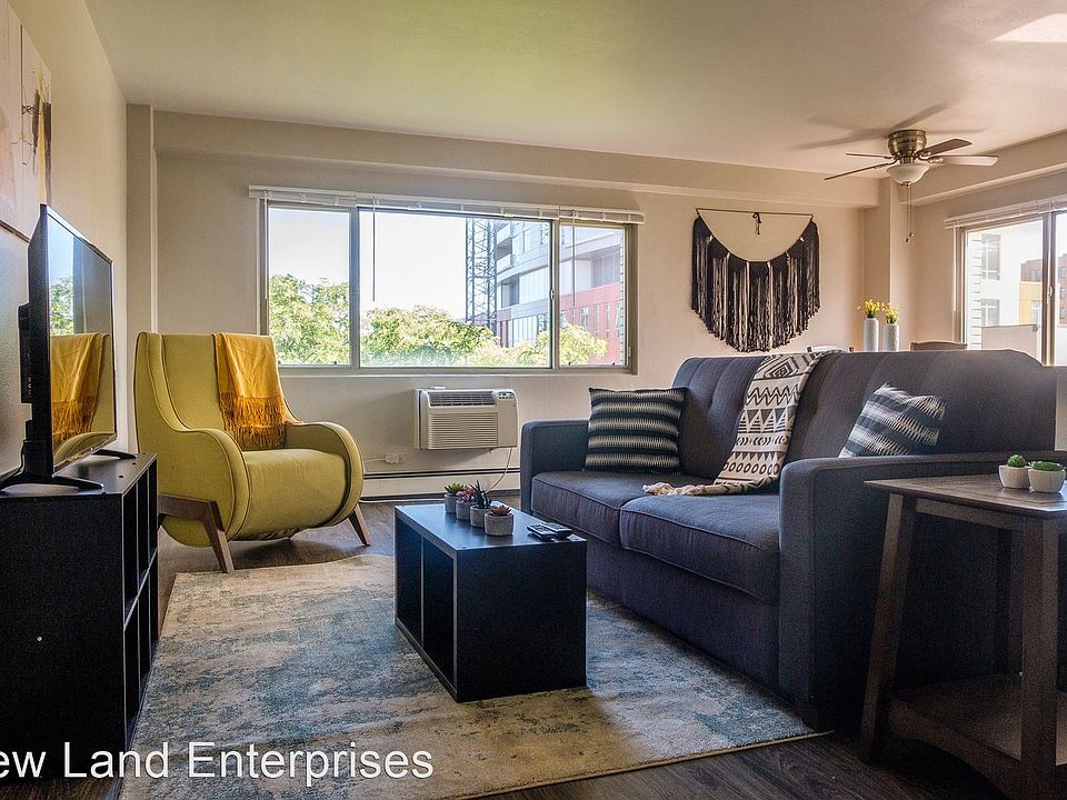 1st image of 1901 N Prospect Ave #4900670