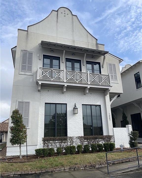 1st image of 1007 Camellia Blvd #201