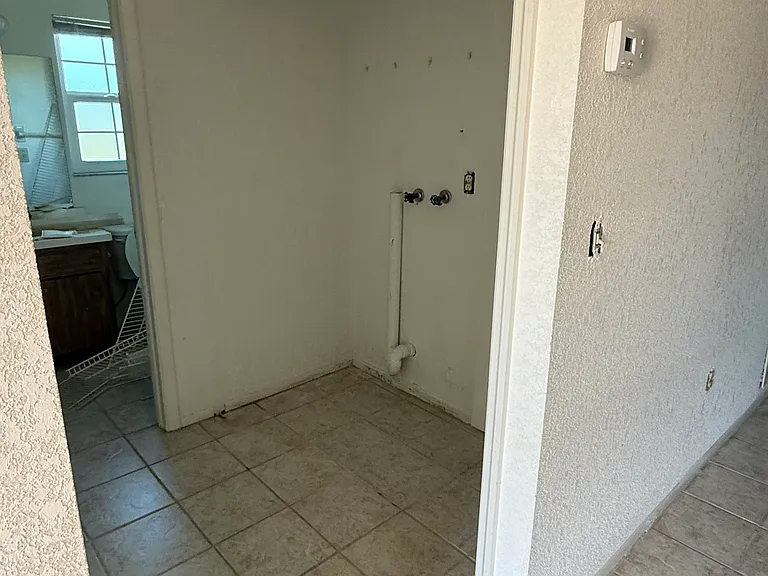3006 Stilwell Ct — Photo 6