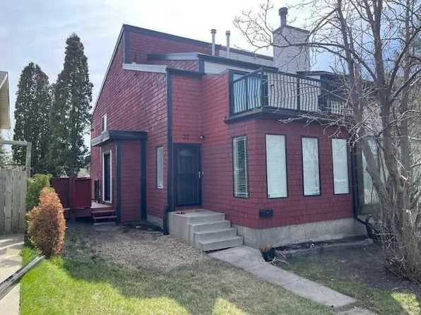 37 W Ranch Glen Dr NW, Calgary, AB T3G 1T2