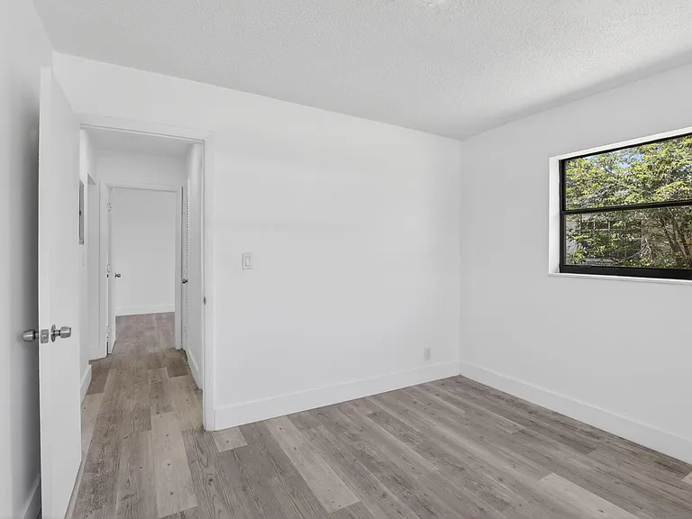 5804 NW 14th St — Photo 26