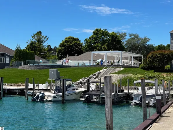 772 N Waypoint Cir, Suttons Bay, MI 49682