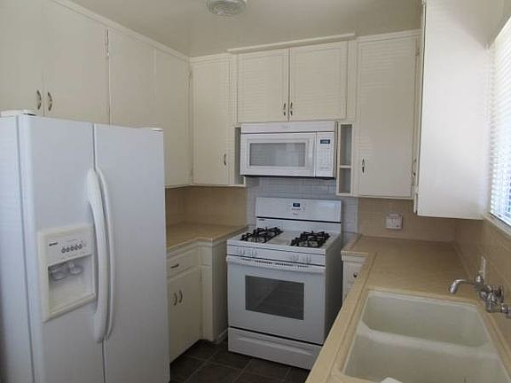 2nd image of 516 1/2 Larkspur Ave