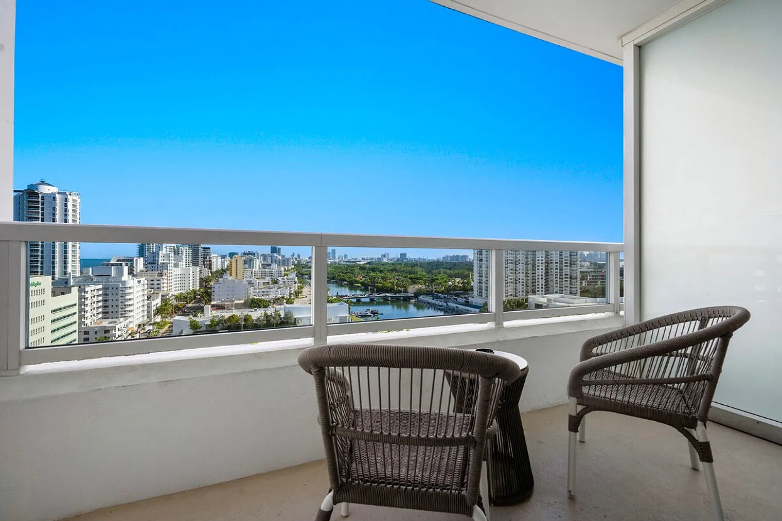 Studio, 1.0 bath, 538 sqft, $6,590 — Photo 3