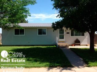 518 N Ridgewood Rd, Ulysses, KS 67880