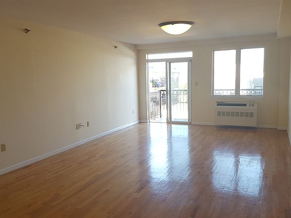 2nd image of 2838 Stillwell Ave APT 4F