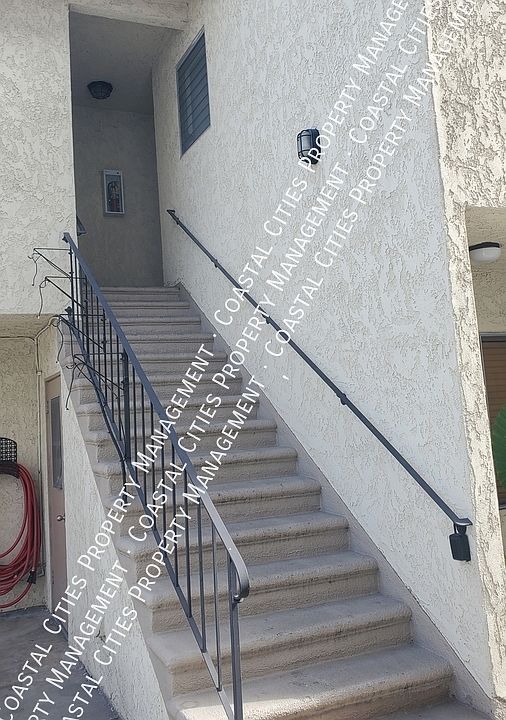 371 Newport Ave Long Beach CA Zillow