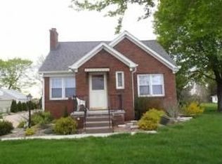 520 E Memorial Rd, Walcott, IA 52773