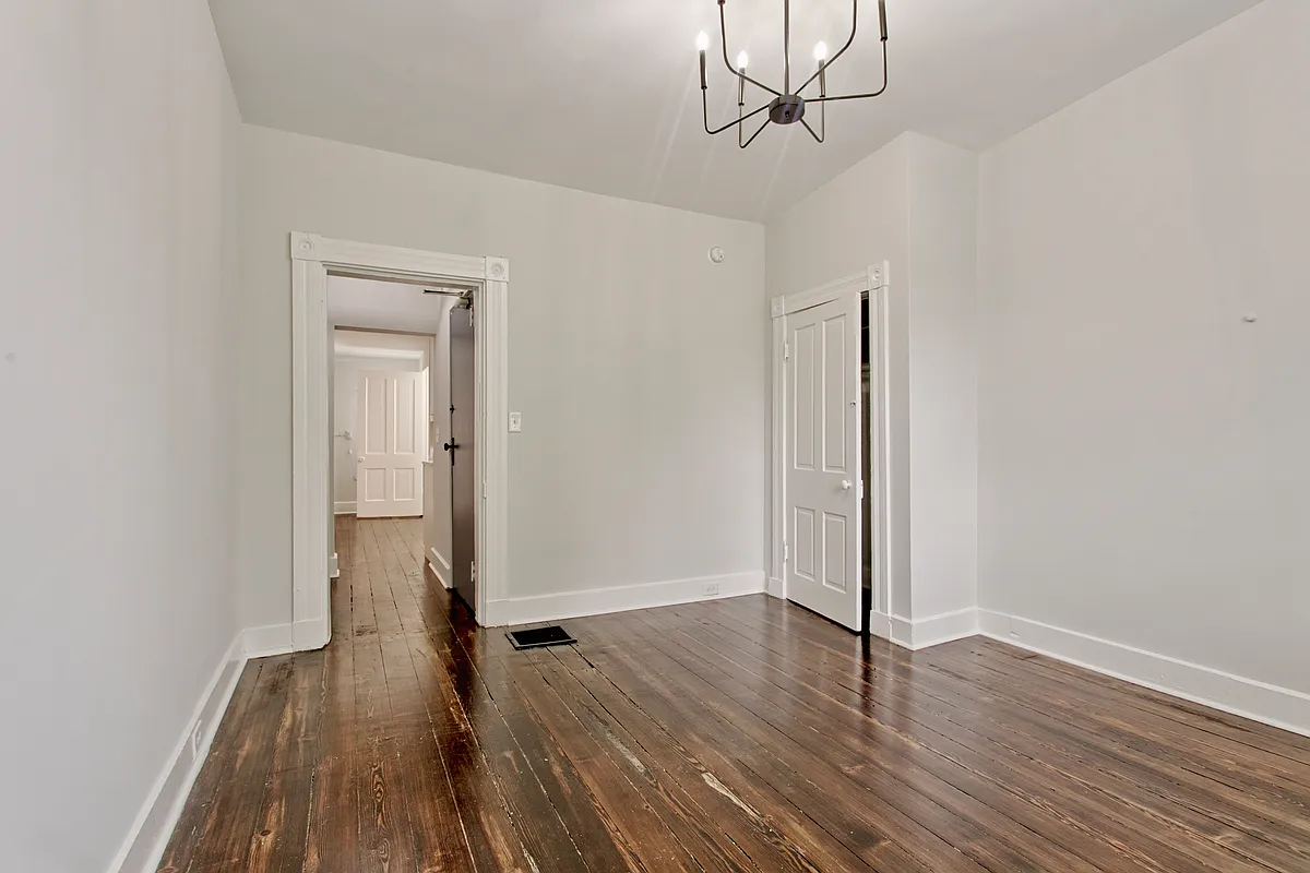 Building Photo - 511 Sanford St #3