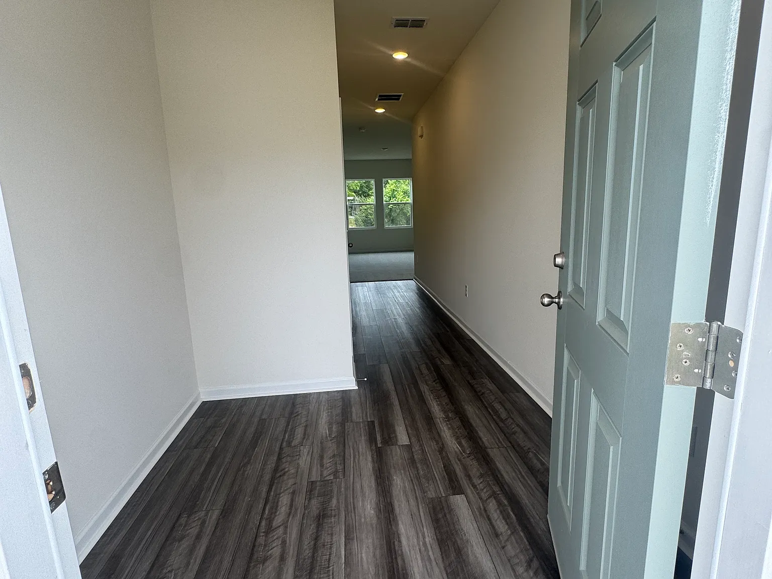 181 Snowdrop Ave — Photo 2