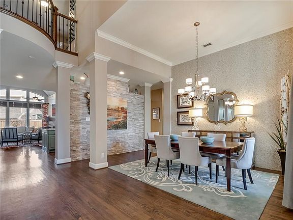 5th image of 575 Hidden Meadow Dr
