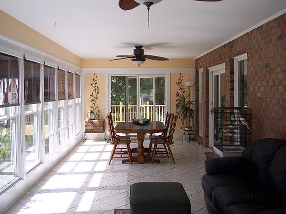 5th image of 125 Forest Dr