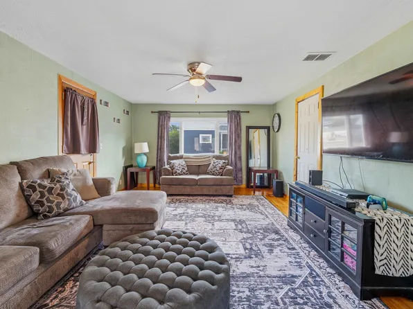 10 N Watertown St, Waupun, WI 53963