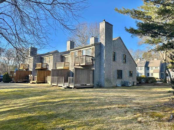 35 Santuit Pond Way #11B, Mashpee, MA 02649
