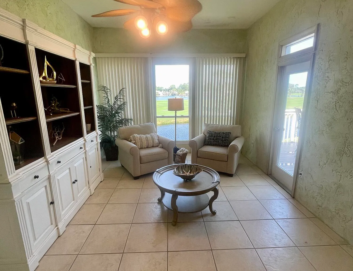 3 bed, 2.0 bath, 1975 sqft, $3,350 — Photo 4