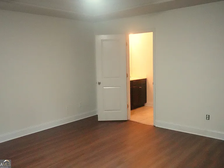726 Garbrooke Dr — Photo 7