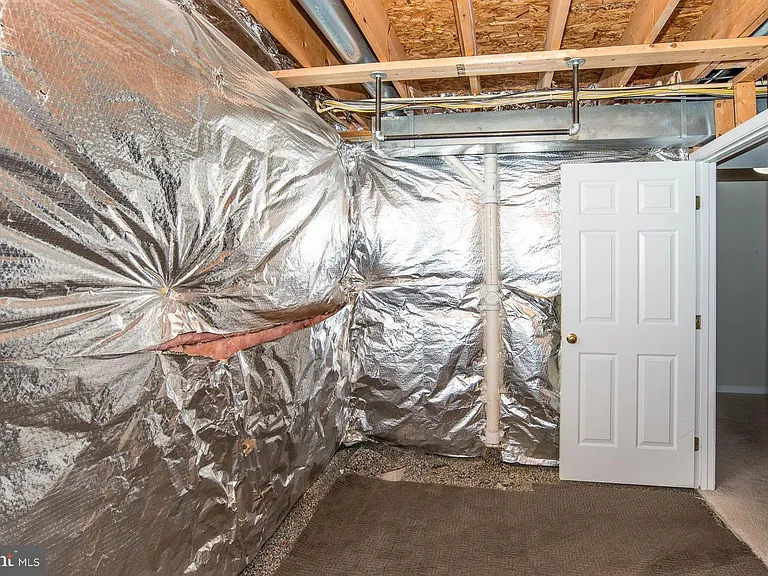 8004 Towering Oak Way — Photo 20