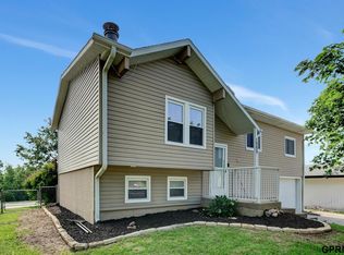 1900 NW 49th St, Lincoln, NE 68528