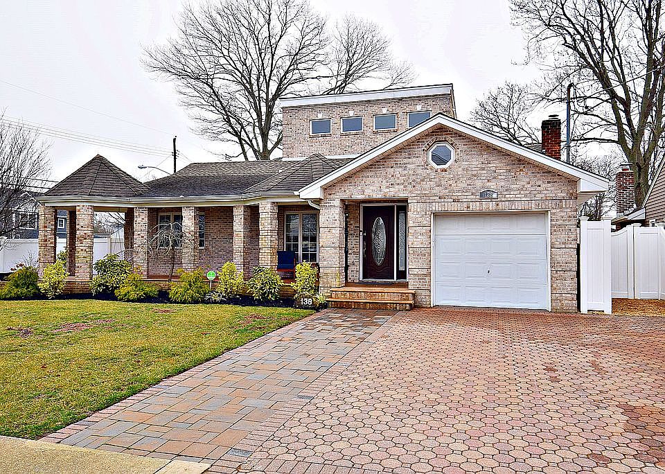1st image of 138 Berkley Pl