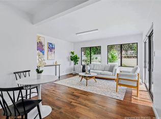 724 Moaniala St, Honolulu, HI 96821