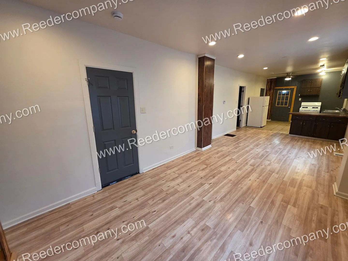 4947 Northcote Avenue — Photo 3