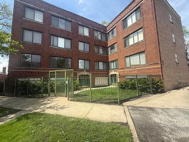 1st image of 8008 S Ridgeland Ave #2A