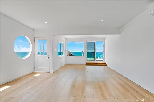 3600 The Strand #D Photo 1