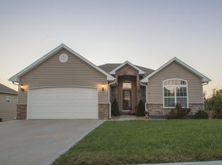 1007 Charles St, Knob Noster, MO 65336