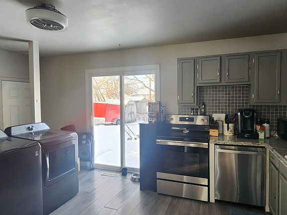 2nd image of 1406 Weymouth Ct