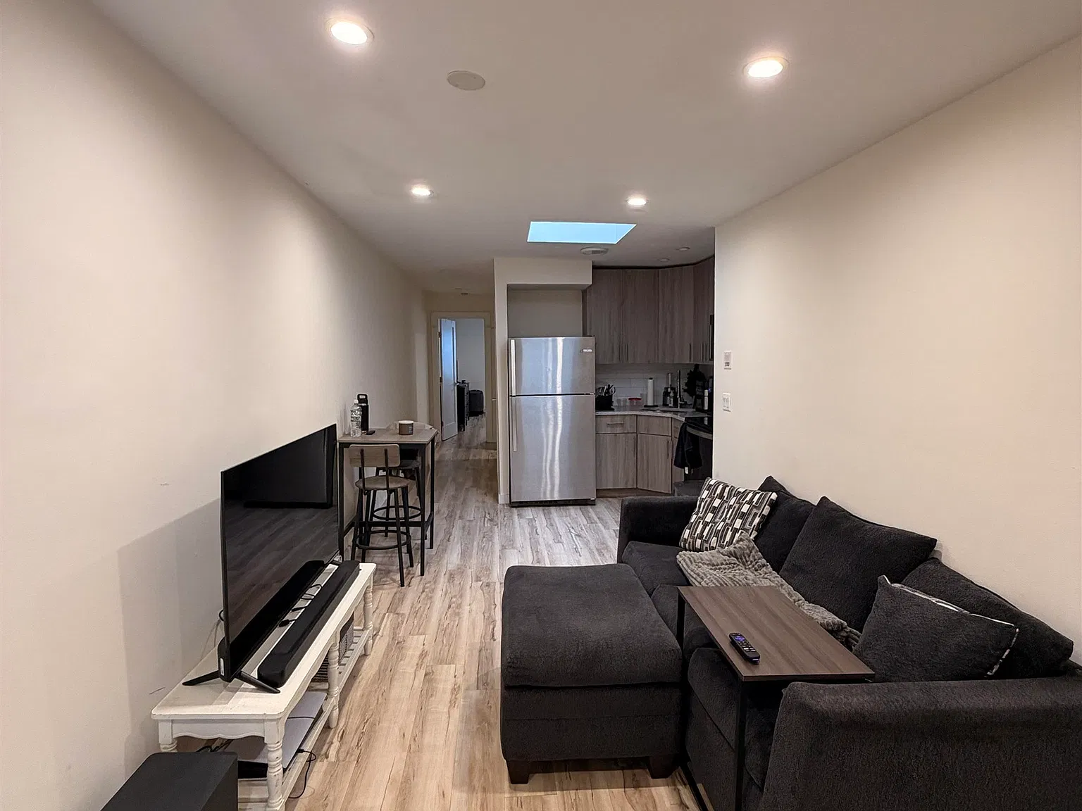 1 bed, 1.0 bath, $2,700 — Photo 2