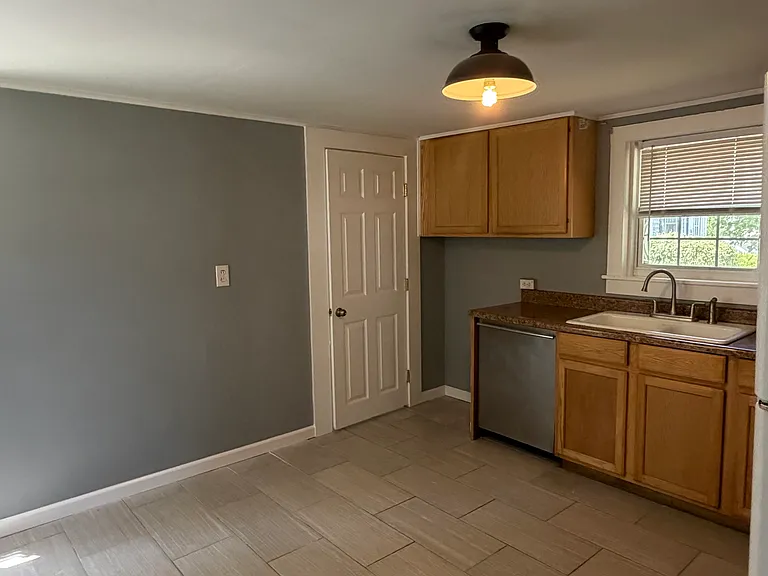 7 Central Ave — Photo 8