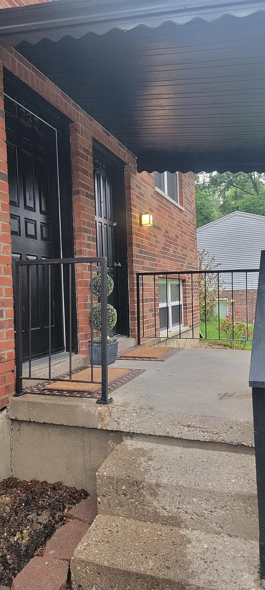 Building Photo - 1232 E Henry Clay Ave