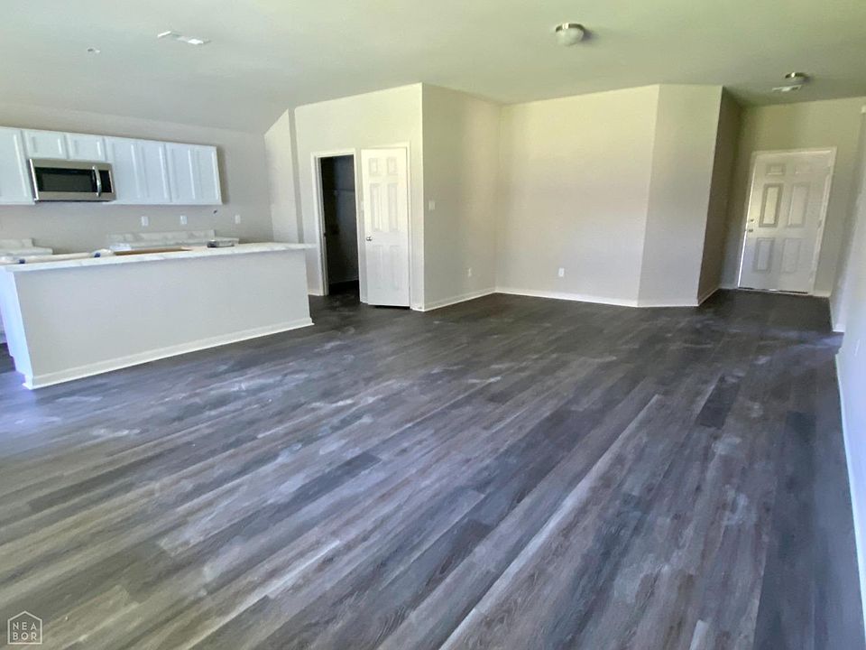 2nd image of 752 Brody Ct