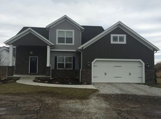 2826 Castle View St NW, Uniontown, OH 44685