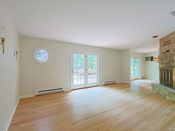 4th image of 58 Edgehill Dr