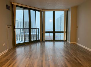 111 W Maple St APT 811, Chicago, IL 60610