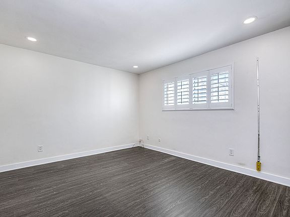 4th image of 4070 Illinois St APT 4