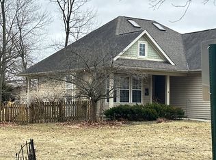 12015 Oakwood Dr, Demotte, IN 46310