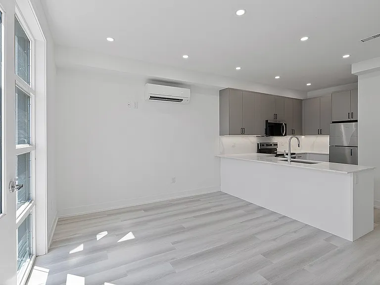 587 Oakwood Ave — Photo 85