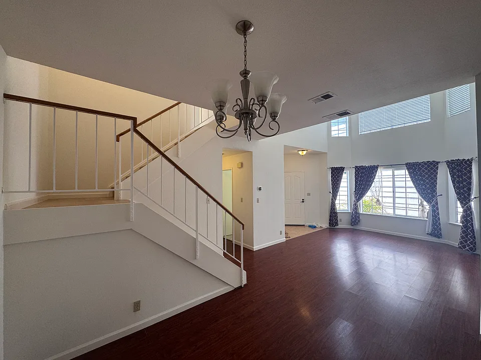 34306 Kenwood Dr