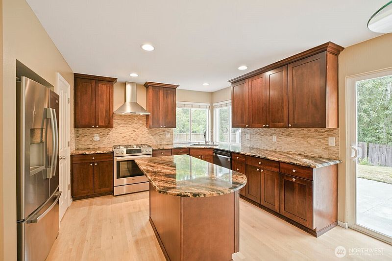 5th image of 24218 SE 9th Street