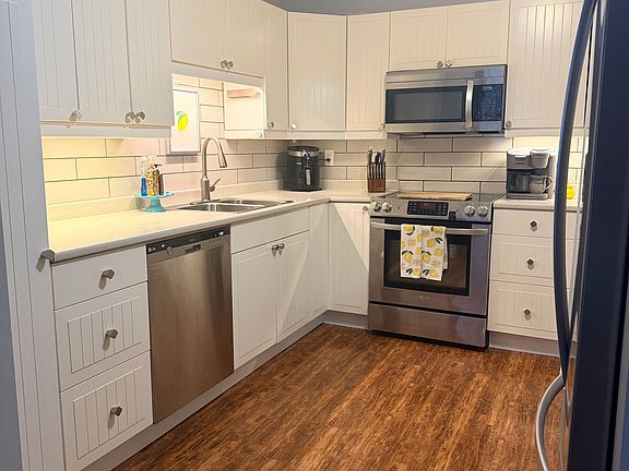 4th image of 325 William St #1